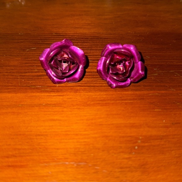 Jewelry - Purple rose earrings